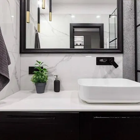 - Center - One Bedroom - Jp19